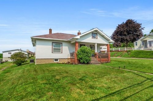 246 Connoquenessing Main St, Evans City, PA 16033-4708