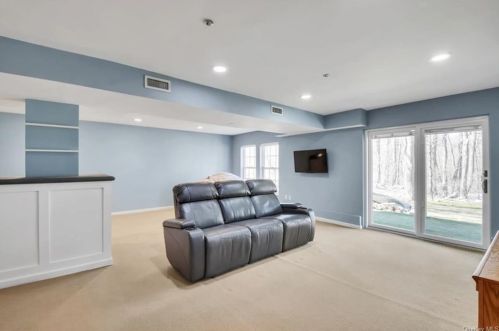 229 Sandpiper Ct, Yorktown Hgts NY  10598-1968 exterior