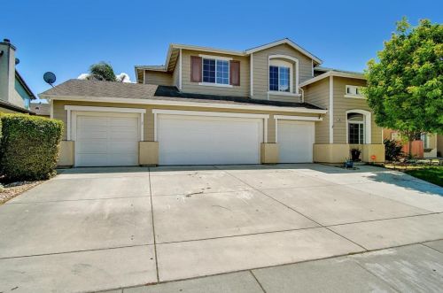 361 Majestic Dr, Hollister CA  95023-7032 exterior