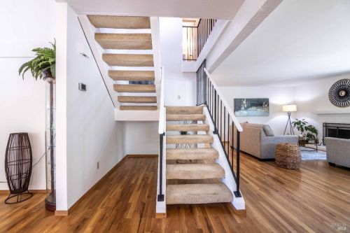 708 Montclair Dr, Santa Rosa CA  95409-2822 exterior
