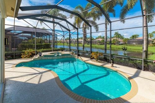8801 One Putt Pl, Fort Pierce FL  34986-3068 exterior