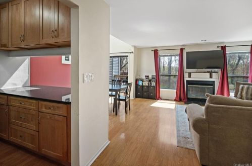224 Horseshoe Cir, Crotonville, NY 10562-7001