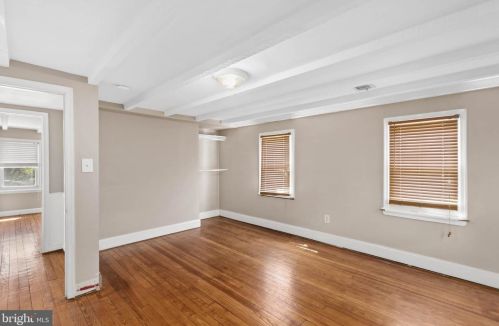 1096 Kings Hwy, Pilesgrove NJ  08098-2811 exterior