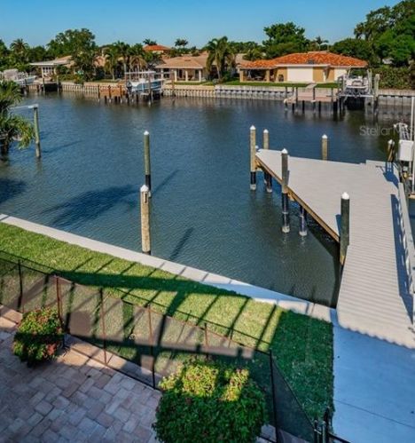 1999 Illinois Ave, Saint Petersburg FL  33703-3421 exterior