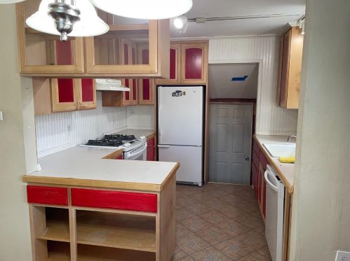 703 Flynn Ave, Redwood City CA  94063-2930 exterior