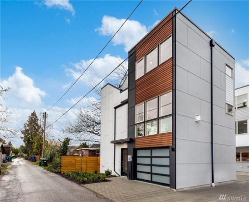 6624 Carleton Ave, Seattle WA  98108-3531 exterior