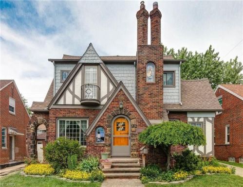 17407 Neff Rd, Cleveland, OH 44119-1971