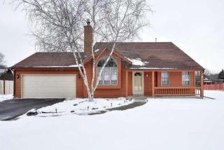 616 Fairhurst Ln, Saukville, WI 53080-2226