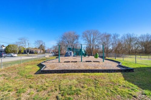 836 Point Judith Rd, South Kingstown RI  02882-5174 exterior