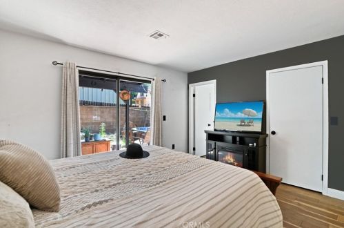 40152 Calle Plana, Santa Clarita CA  91390-1086 exterior