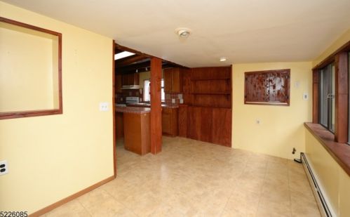 74 Pinecliff Lake Dr, West Milford Lakes NJ  07480-1381 exterior