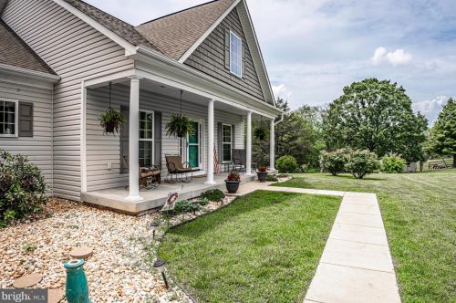 485 Sanford Dr, Fredericksburg, VA 22406-1033