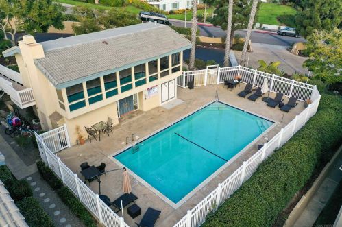 222 Turf Vw Dr, Solana Beach CA  92075-2316 exterior