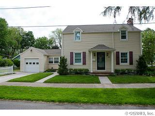 10 Cedarwood Rd, Rochester, NY 14617-3834