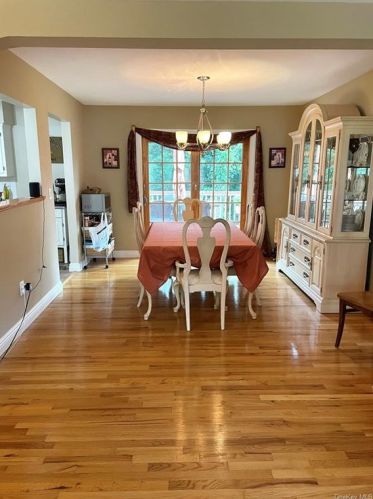 1 Parkside Dr, Airmont NY  10901-7601 exterior