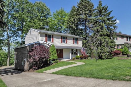 2011 Louise Dr, Glenshaw, PA 15116-3105