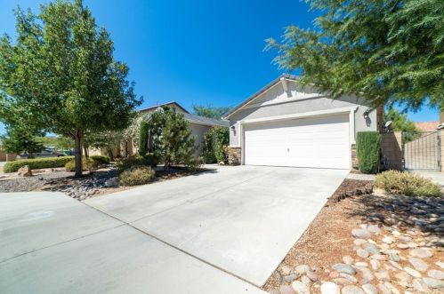 43107 Sondi Dr, Lancaster, CA 93536-5662