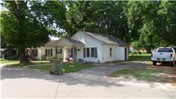 434 3rd St, Lawrenceburg, TN 38464-3429