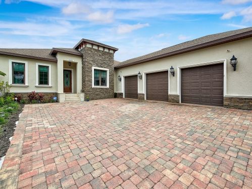 11171 53rd Ave, Saint Petersburg FL  33708-2936 exterior