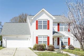 12539 Autumn Blaze Dr, Charlotte NC  28278-7237 exterior