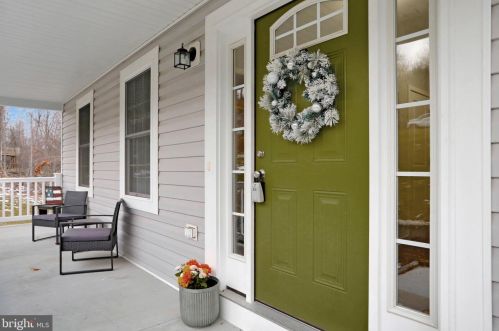 516 Warner Ln, Hedgesville, WV 25427-3740