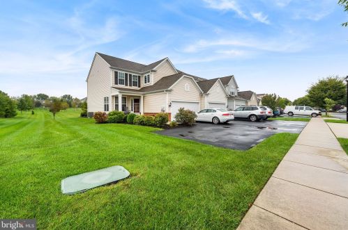 8470 Starling Rd, Breinigsville, PA 18031-1575