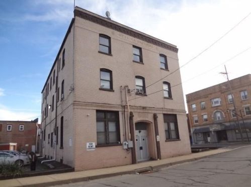 150 Pitt St, Hermitage, PA 16146-2157