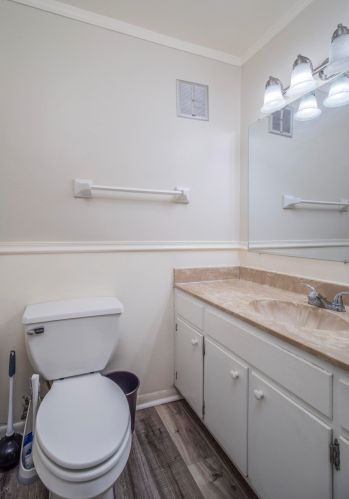 4155 Rivers Edge Cir, Milwaukee WI 53209-1122 exterior