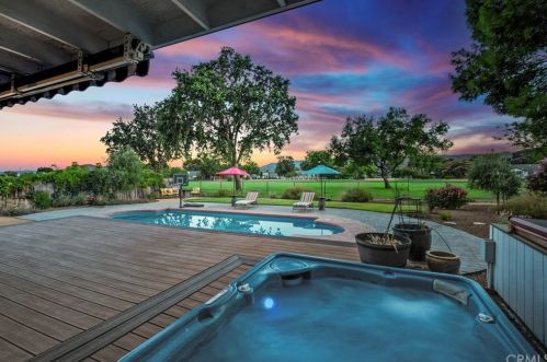 18427 Deer Hollow Rd, Middletown, CA 95467-8008
