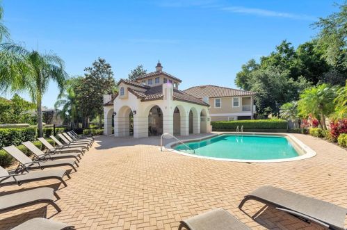 8260 Tivoli Dr, Orlando, FL 32836-8768