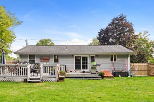 102 Kelly Rd, Wapping CT 06074-3119 exterior