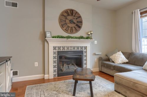 302 Witwer Way, Mount Joy PA  17552-1162 exterior