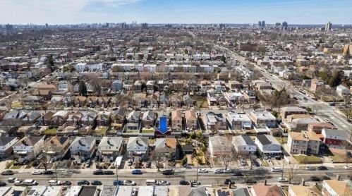 2543 Tiemann Ave, Bronx NY  10469-6111 exterior