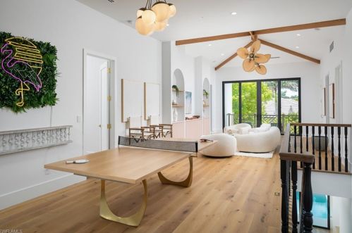 1140 8th St, Naples FL  34120-7427 exterior