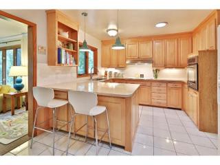 1009 County Road D, Saint Paul, MN 55126-3745