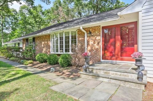 99 Rising Ridge Rd, Ridgefield, CT 06877-5818
