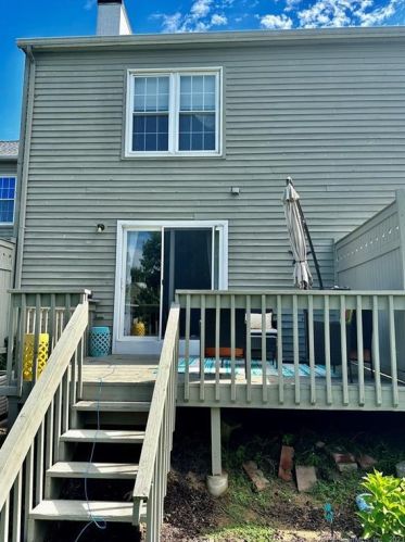 13 Riverview Dr, East Windsor CT  06088-4619 exterior