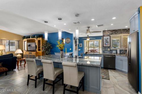 21426 Sunglow Dr, Sun City, AZ 85375-1802