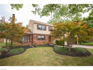 27663 Whitehill Cir, Cleveland, OH 44145-1217