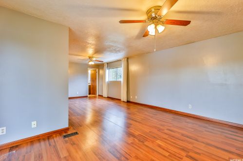 1096 Cambridge Rd, West Kaysville UT  84037-1305 exterior