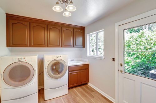 10000 Walter Welsher Ct, Gilroy CA  95020-9704 exterior