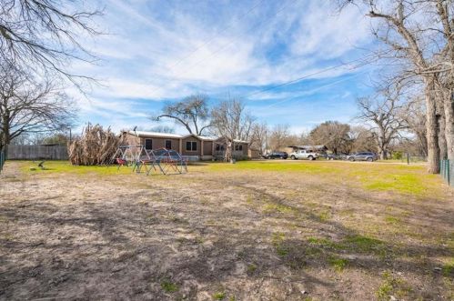 1902 Citation Dr, Del Valle, TX 78617-2910