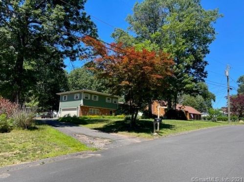 91 Alba Dr, Bristol, CT 06010-2602