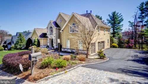 1207 Gulph Creek Dr, Wayne, PA 19087-4687