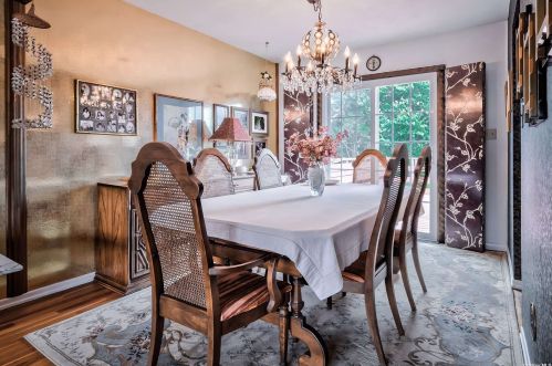 7 Tarn Ct, Deer Park NY  11729-6221 exterior