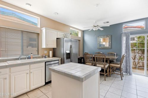 142 Pueblo Ln, Topanga CA  exterior