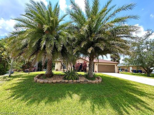 904 Anita Ave, Lehigh Acres, FL 33976-3103