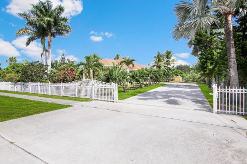 16893 Hamlin Blvd, Town Of Loxahatchee Groves FL  33470-1737 exterior