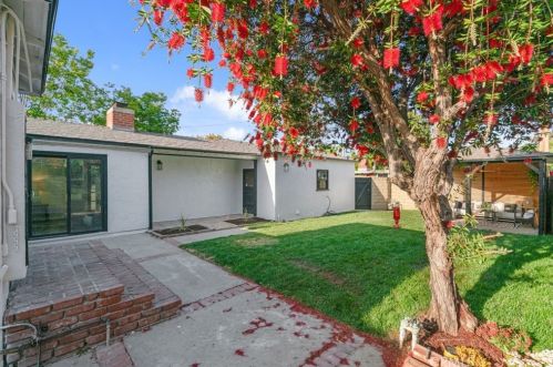 3936 Gaviota Ave, Long Beach CA  90807-3740 exterior