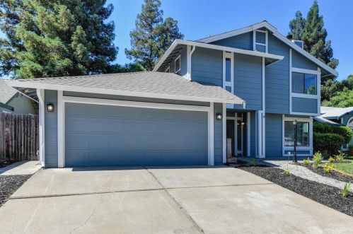 9262 Mapleview Way, Elk Grove CA  95758-5007 exterior
